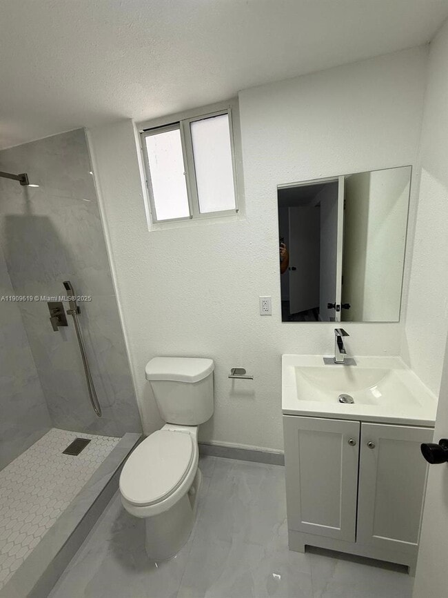 Building Photo - 6931 SW 24th Ct