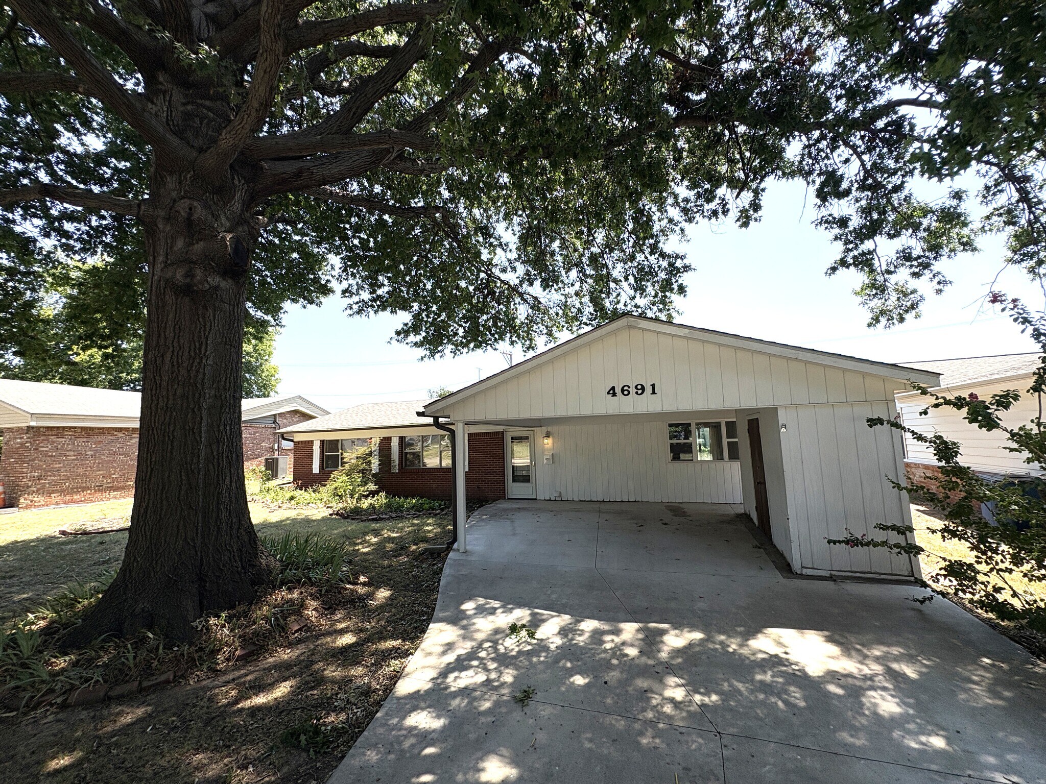 Building Photo - 4691 S Winston Ave