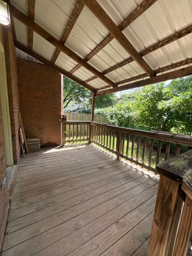 Building Photo - 1511 N Bernice Dr