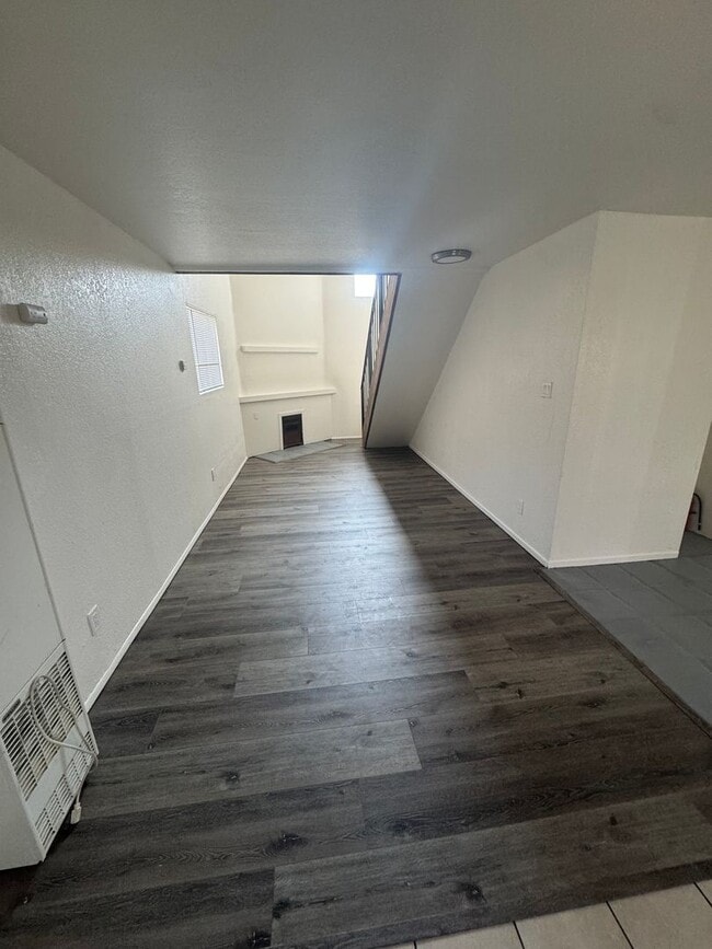Building Photo - 4 Bed 2 Bath Home for Rent