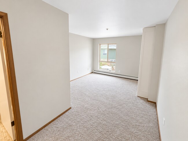 Building Photo - 4000 W Rivers Edge Cir