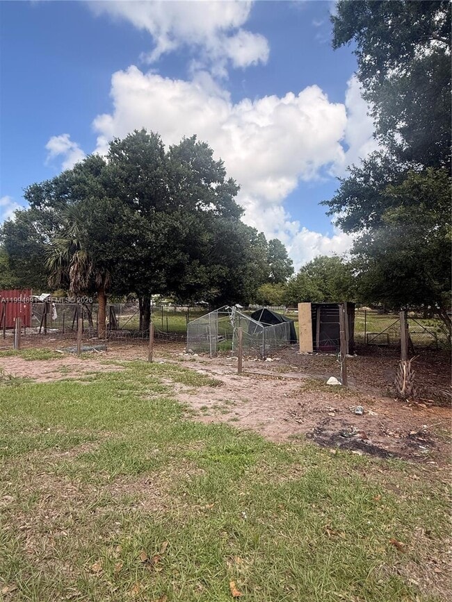 Building Photo - 820 N Trebol St