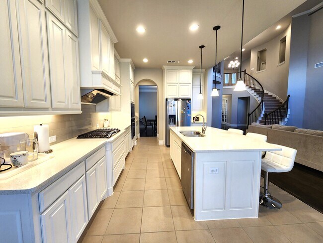 Building Photo - 7163 Split Rein Rd