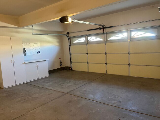 Building Photo - Rancho Bella Vista 3 bedroom on quiet cul-...