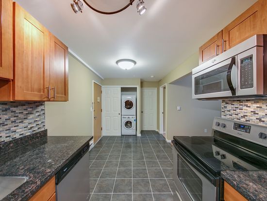 Building Photo - 11300 5th Ave NE