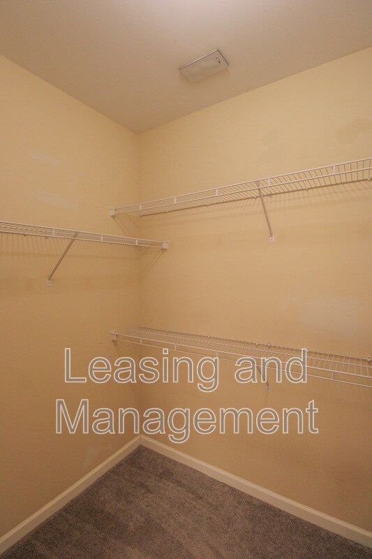 Building Photo - 600 Bucksley Ln