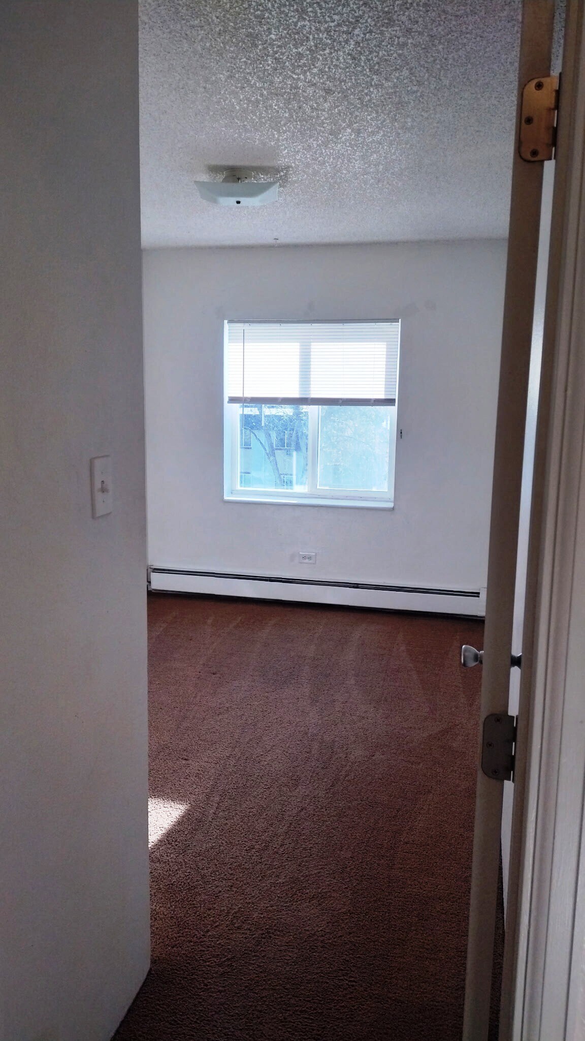 Building Photo - 707 W 96th Ave