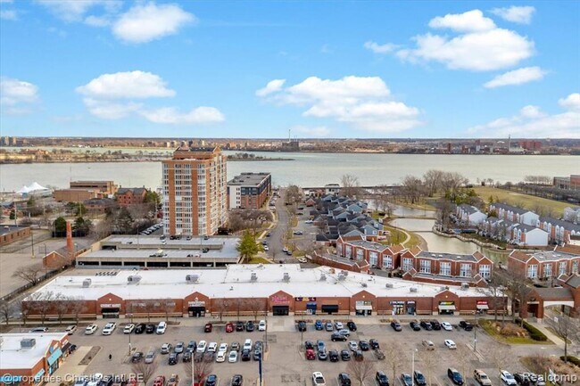 Building Photo - 250 E Harbortown Dr