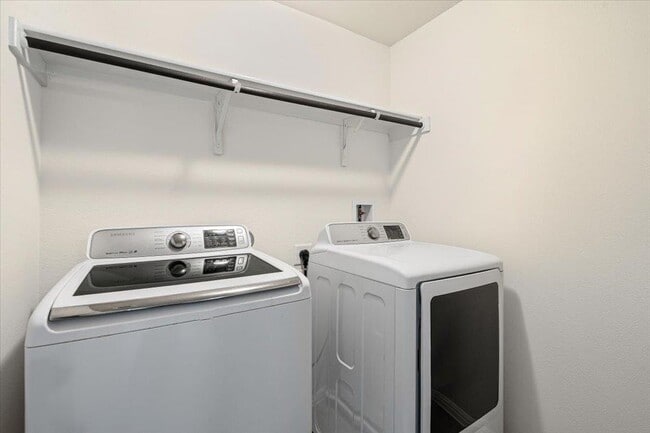 Building Photo - 1609 Catalan Rd