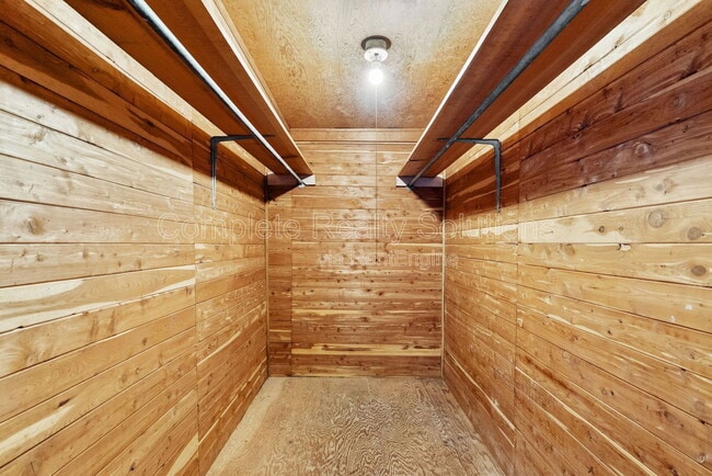 Building Photo - 1225 Buck Ave