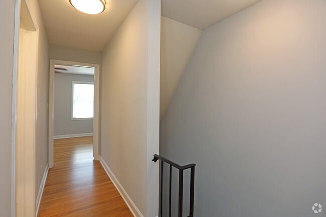 Building Photo - Townhomes at Little Creek