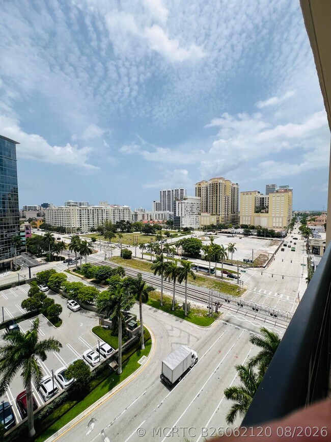 Building Photo - 550 Okeechobee Blvd