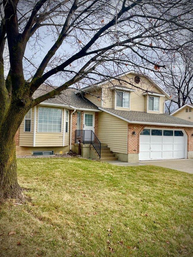 Building Photo - Spacious 4 Bedroom Home in Quiet Neighborhood – Great Location