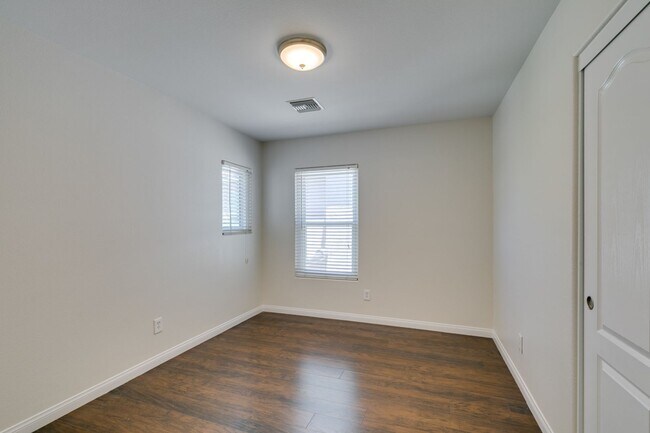 Building Photo - Remodeled 3-Bedroom Home with Loft.