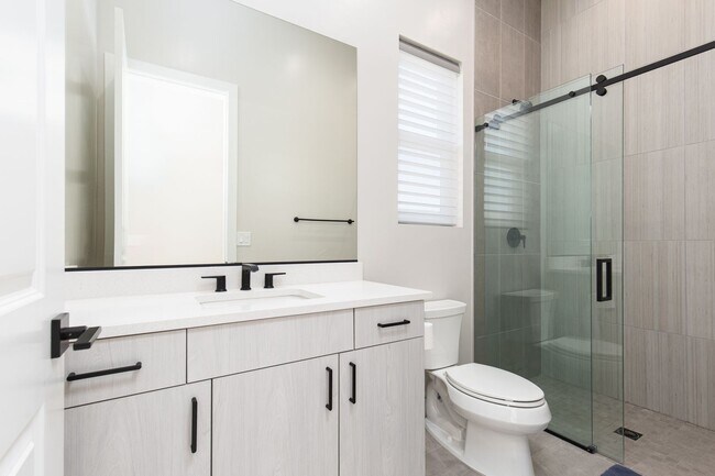 Building Photo - Stunning modern luxury home located in prestigious guard-gated Summerlin community of Ascension