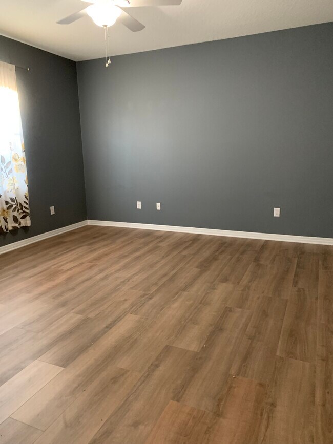 Building Photo - 5452 Mang Pl