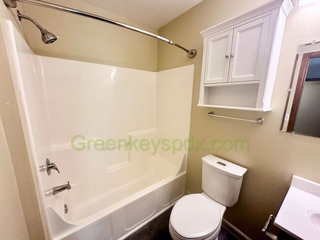 Building Photo - Gorgeous two bedroom in St. John’s!