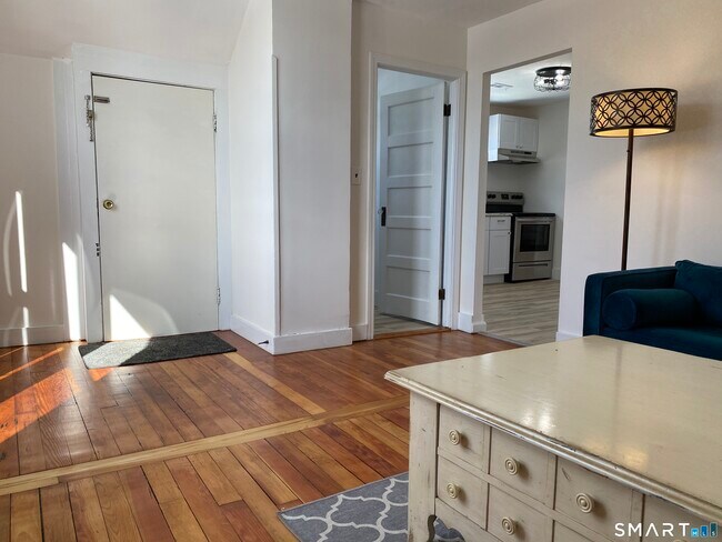 Building Photo - 51 Indian Neck Ave