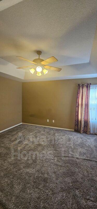 Building Photo - 809 Midjay Dr