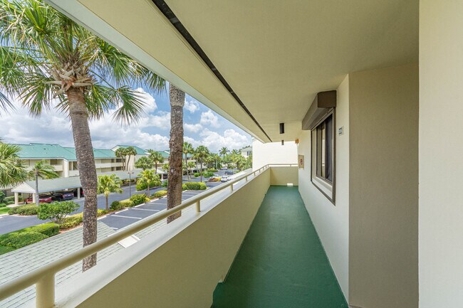 Building Photo - 1840 Tarpon Ln