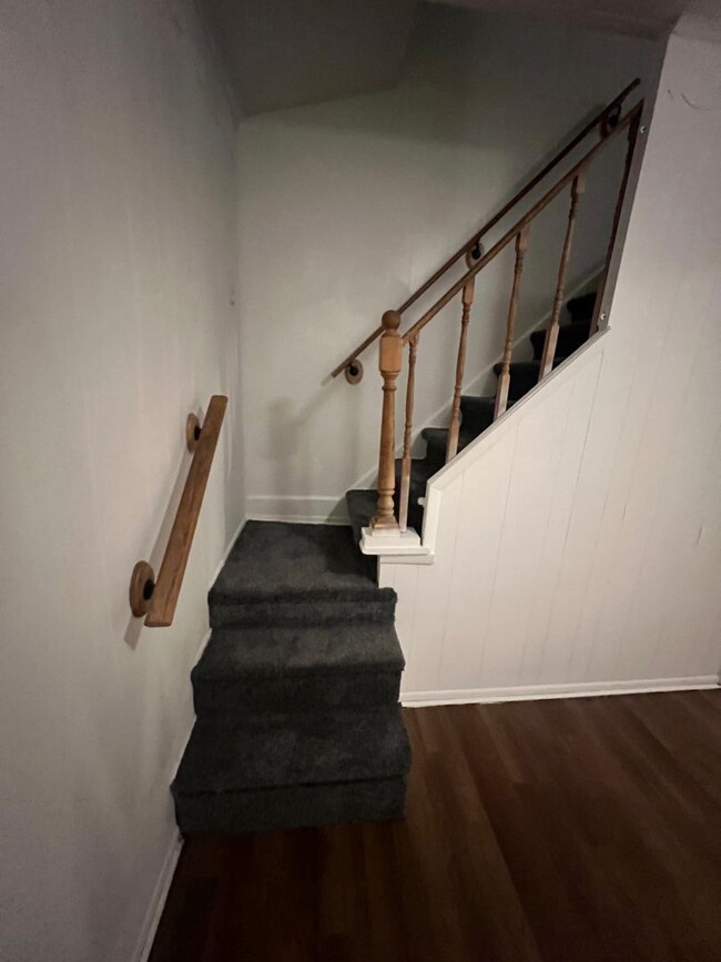 Building Photo - Beautiful 3 Bed/1 Bath Single Family Home ...