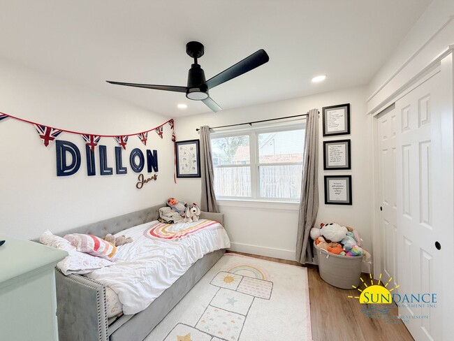 Building Photo - Custom 4BR Pool Home in Kenwood with Bonus Room & Private Backyard!