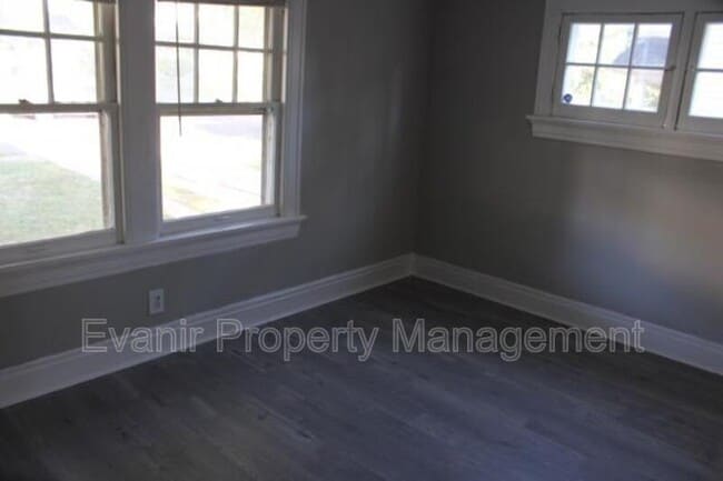 Building Photo - 1568 N Euclid Ave