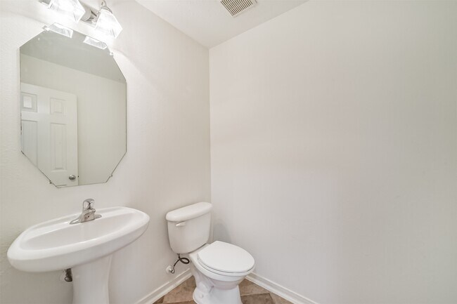 Building Photo - 315 Willow Pointe Dr