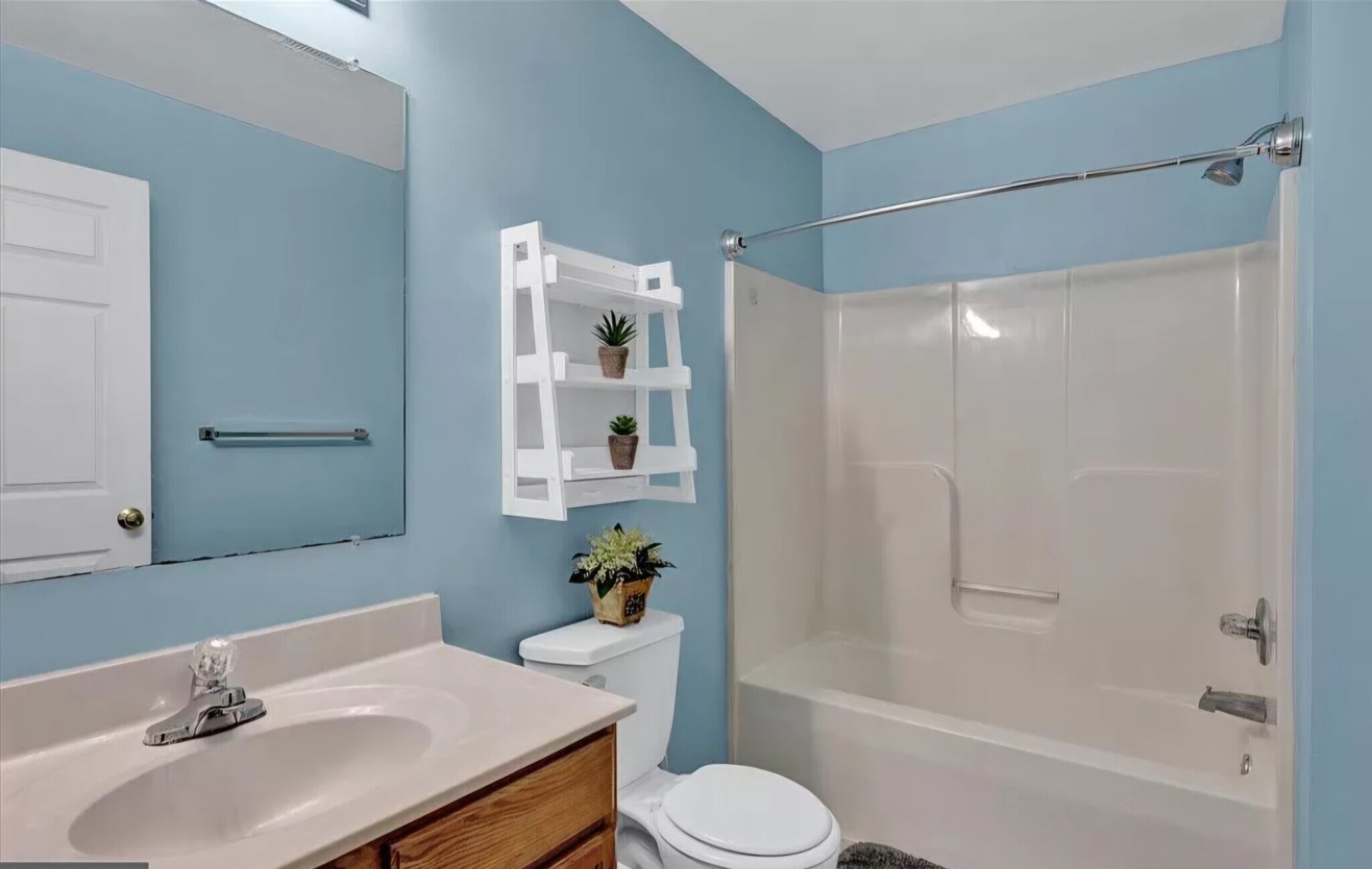 Master Bathroom - 172 Christine Dr