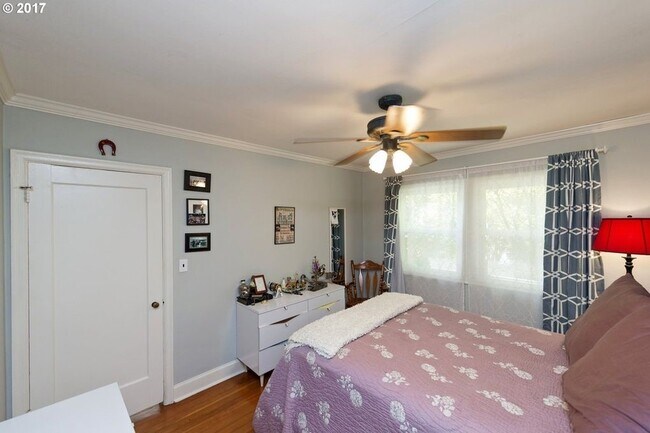 Building Photo - 4544 NE 95th Ave