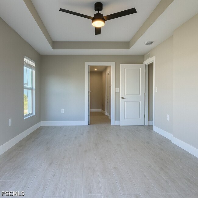 Building Photo - 402 NE 31st Terrace