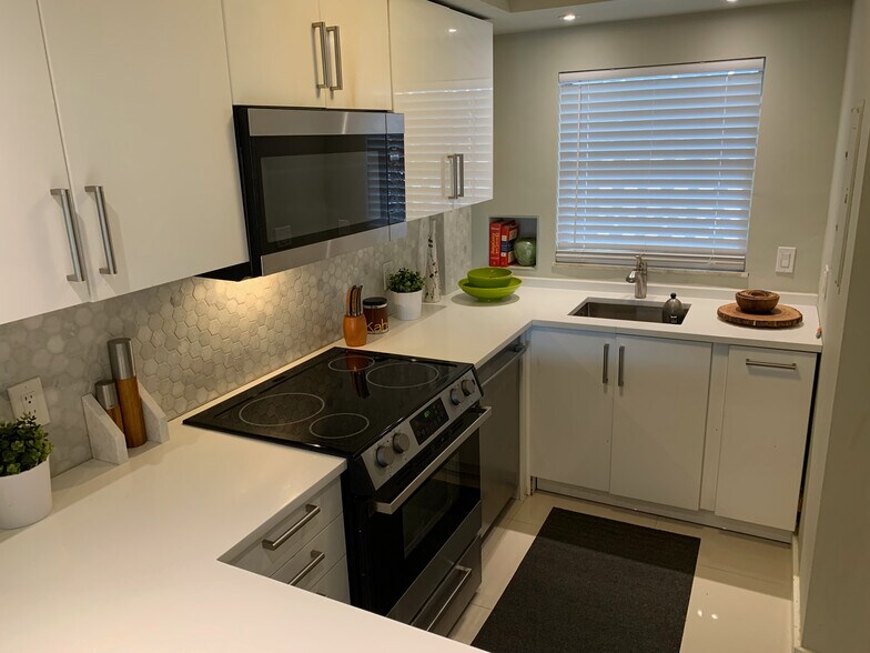 All-new kitchen and appliances - 1100 N Shore Dr NE