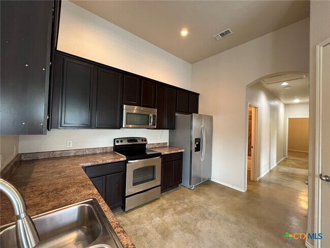 Building Photo - 271 Rosalie Dr