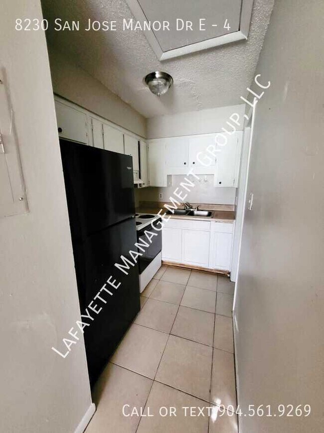 Building Photo - 8230 San Jose Manor Dr E