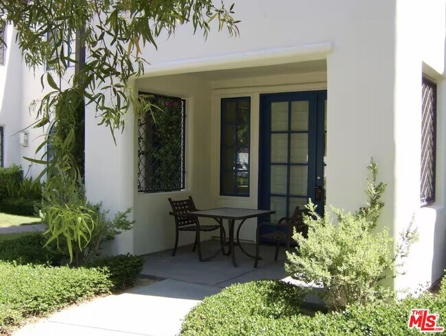 Building Photo - 77713 Tradition Dr