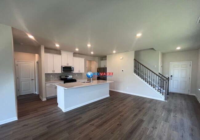 Building Photo - 4-bedroom house in gated community in Lawrenceville