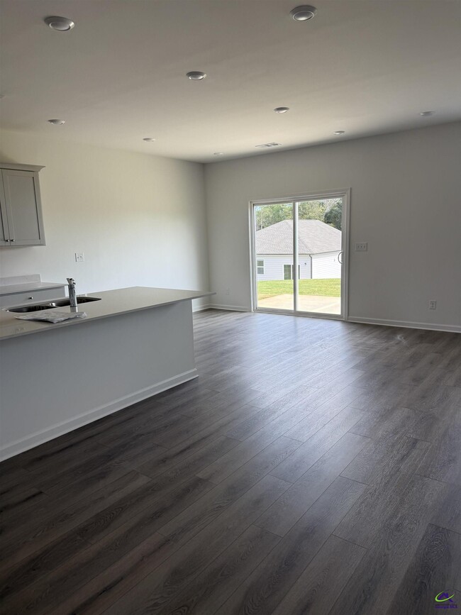 Building Photo - 203 Overton Dr
