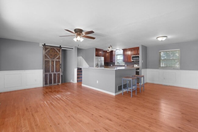 Building Photo - Spacious 4-Bedroom Home Near STL Airport i...