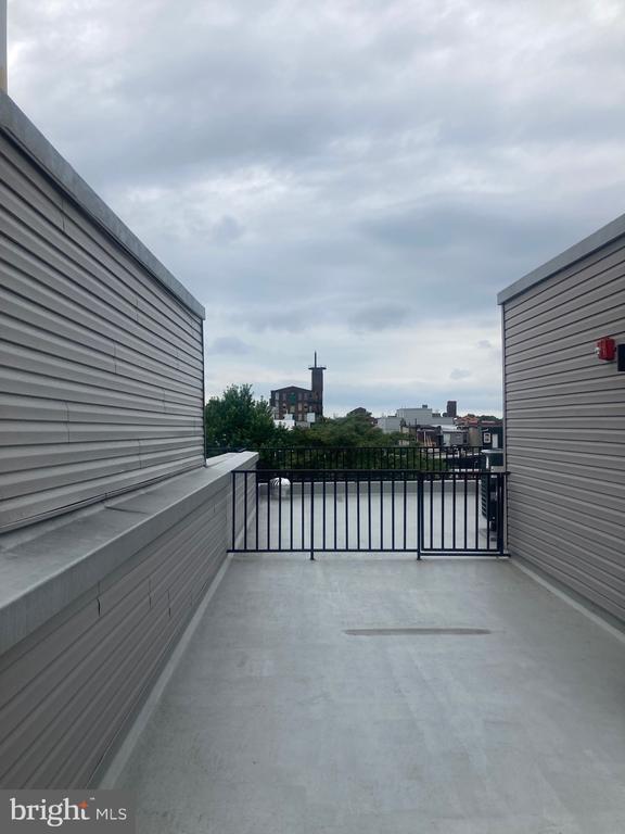 Building Photo - 2551 N Front St