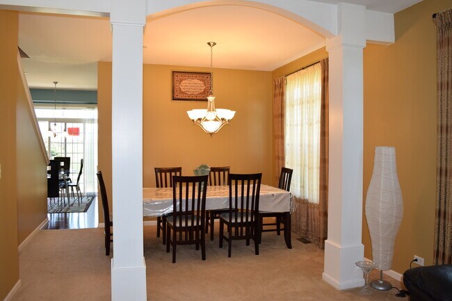 Building Photo - 2146 Cabrillo Ln