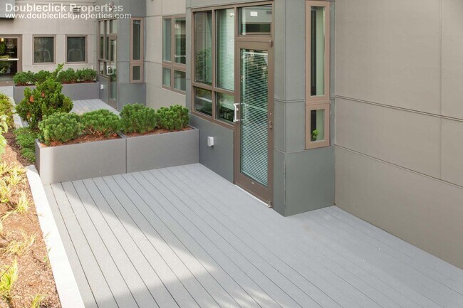 Building Photo - 180 Eastern Ave