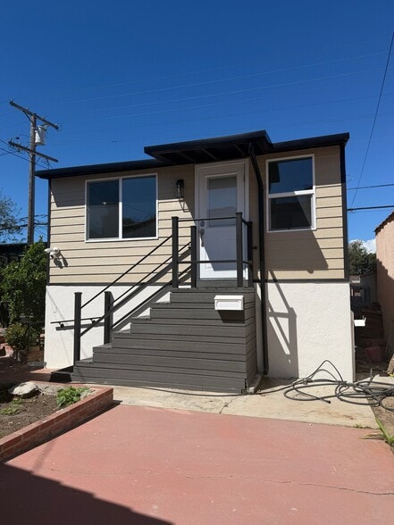 Building Photo - 259 Roycroft Ave