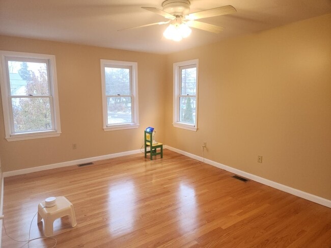 Building Photo - 2 Canter Ct