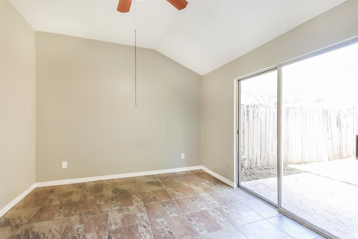 Building Photo - 3117 Oak Rock