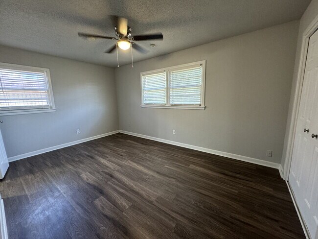 Building Photo - Cute, updated 3 bedroom!