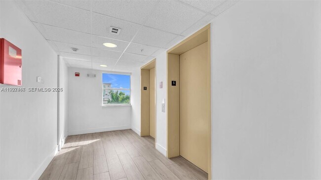 Building Photo - 120 Douglas Rd