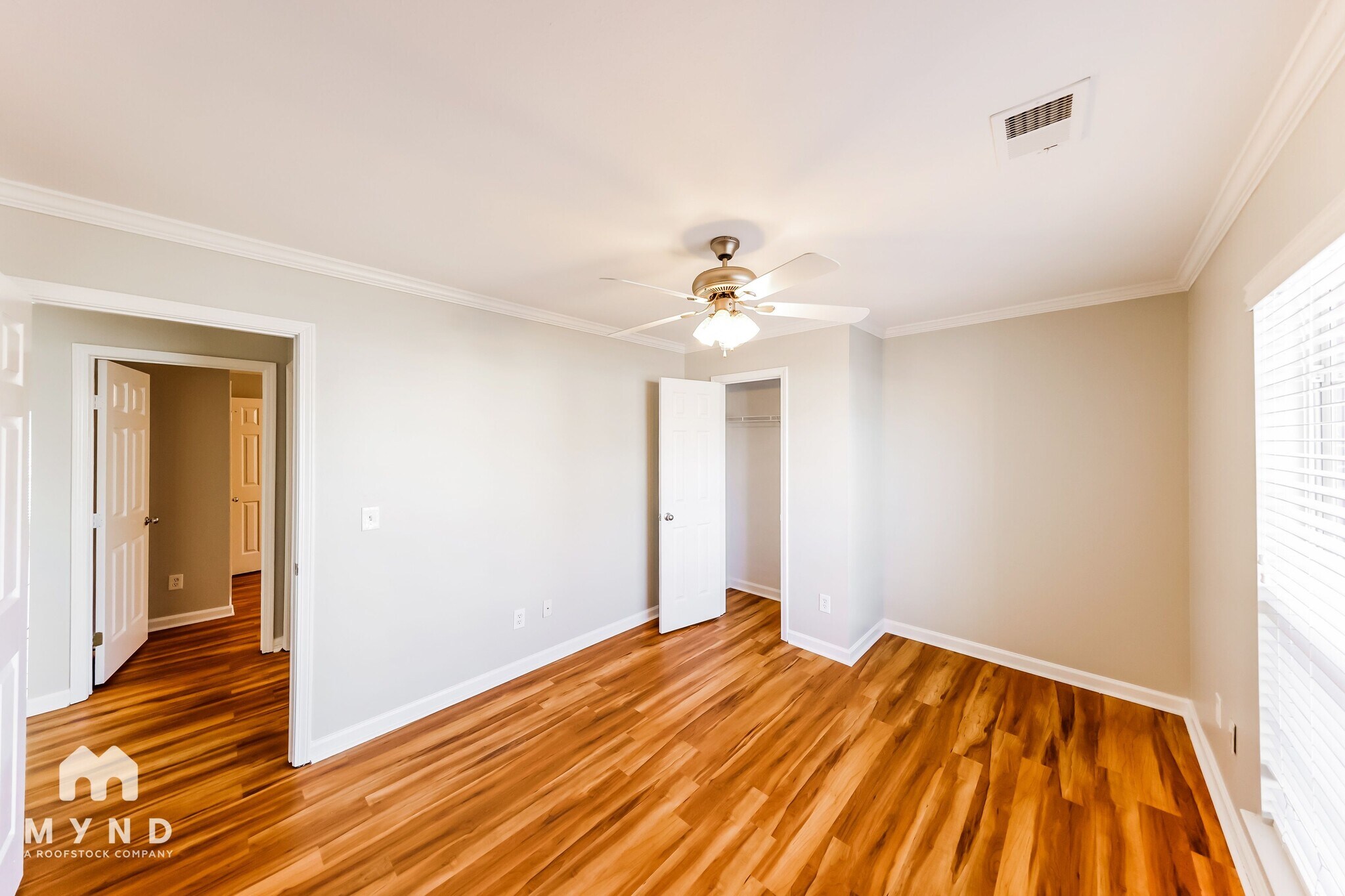 Building Photo - 4010 Cambridge Dr