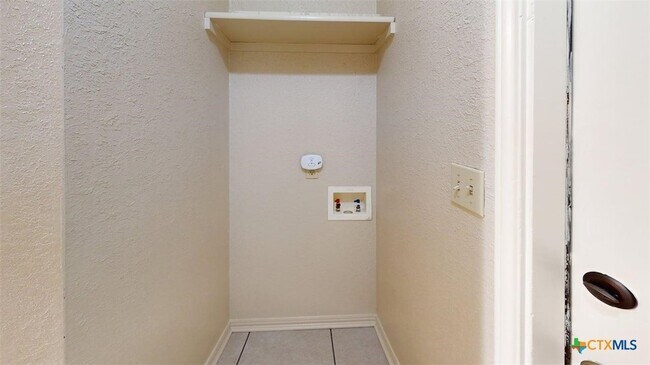 Building Photo - 4405 Hondo Dr