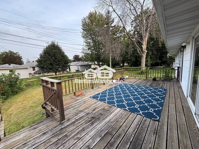 Building Photo - Available now is a bold vibrant 3 bed 2 ba...