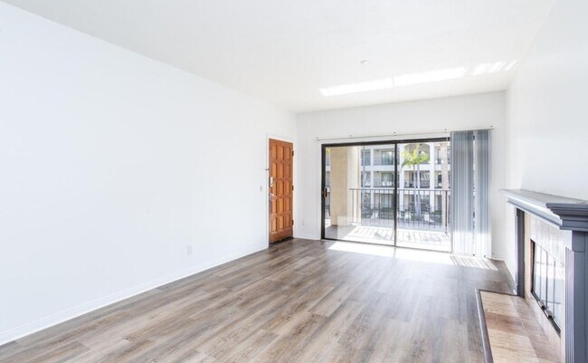 Building Photo - 11630 Warner Ave